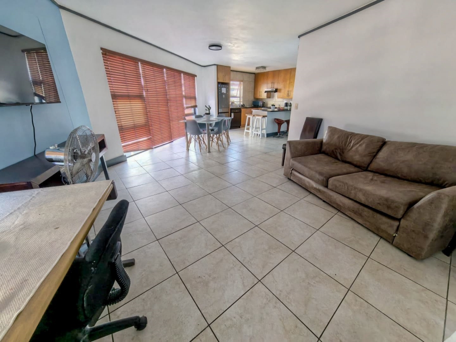 1 Bedroom Property for Sale in Three Anchor Bay Western Cape